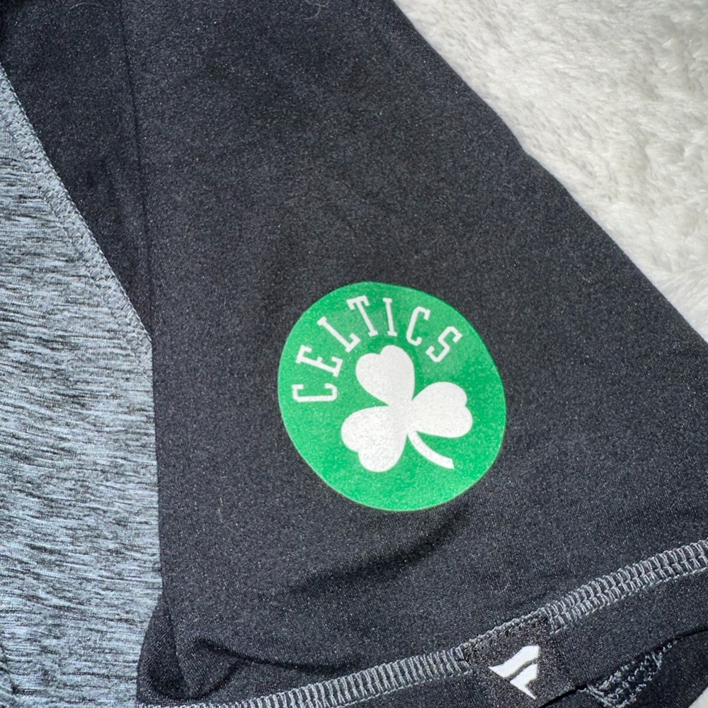 Boston Celtics Basketball Shirt. XL - Picture 4 of 5